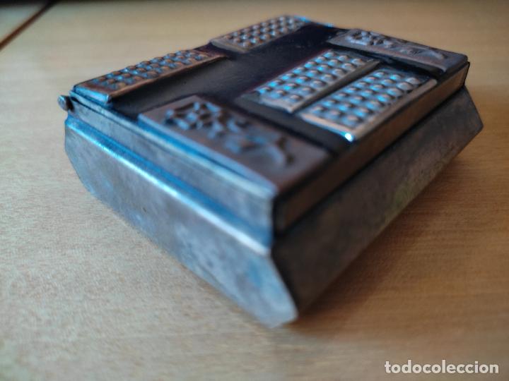 Boxes and metal boxes: CAJA PASTILLERO O SIMILAR LATA POST MODERNISTA CURIOSA 6 X 5,5 X 2 CM ORIGINAL ANTIGUA