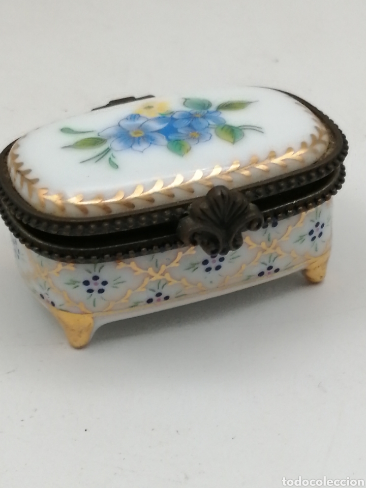 Cajas y cajitas met&aacute;licas: Caja pastillero porcelana