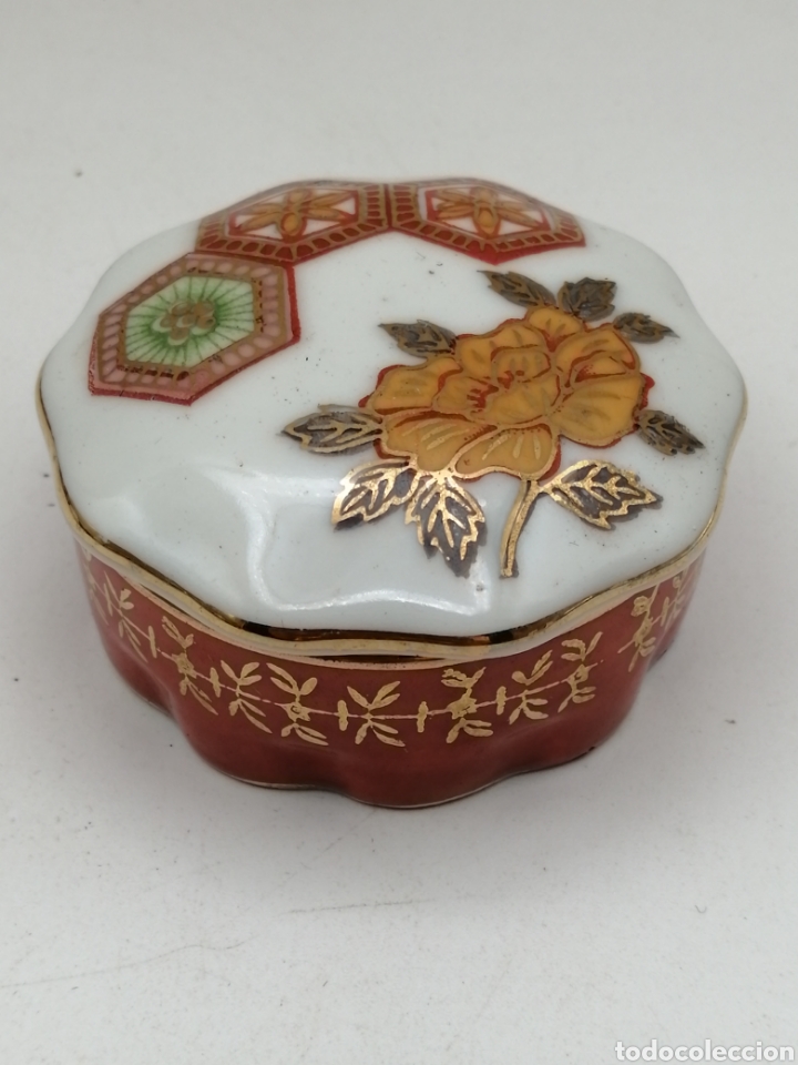 Cajas y cajitas met&aacute;licas: Caja pastillero porcelana Saji Japan