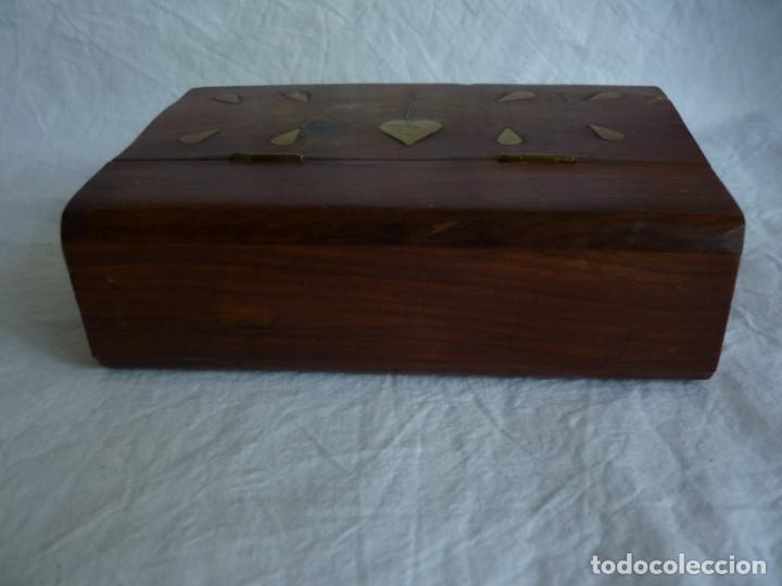 Cajas y cajitas met&aacute;licas: Caja de madera en forma de libro con detalles de lat&oacute;n - Foto 6