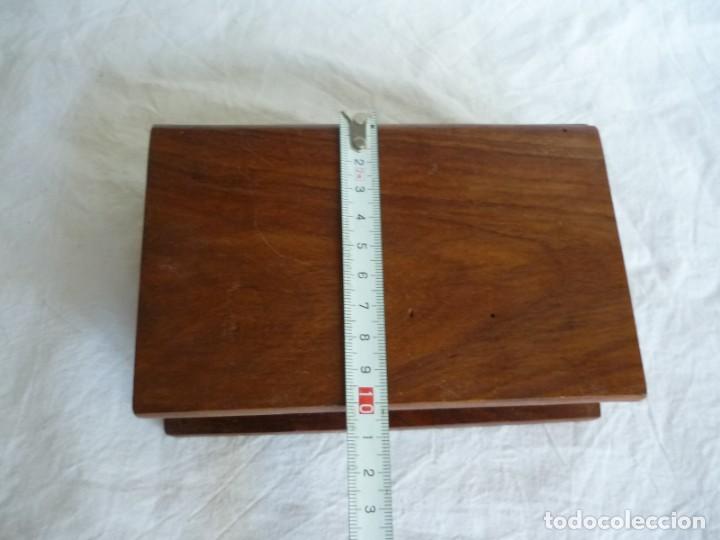 Cajas y cajitas met&aacute;licas: Caja de madera en forma de libro con detalles de lat&oacute;n - Foto 9