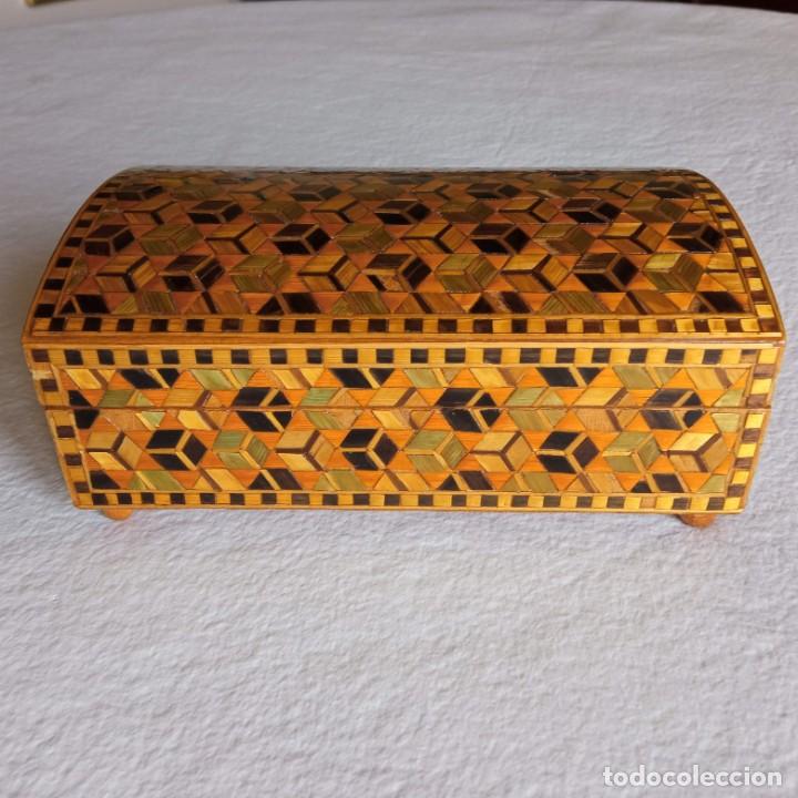 Cajas y cajitas met&aacute;licas: caja de madera, marqueter&iacute;a geom&eacute;trica. - Foto 3