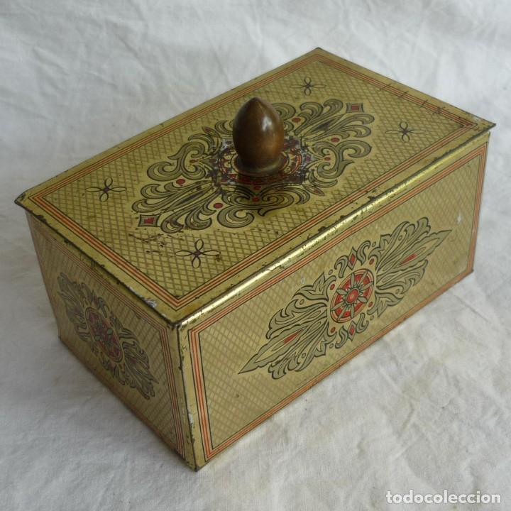 Cajas y cajitas met&aacute;licas: Antigua caja de chapa