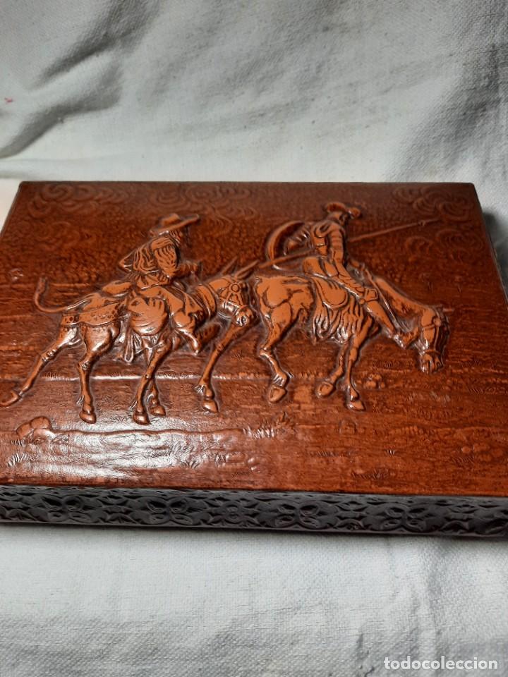 Cajas y cajitas met&aacute;licas: Antigua caja fumador musical