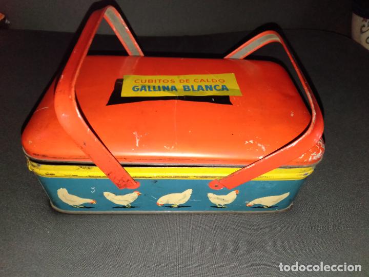 Boxes and metal boxes: Caja gallina blanca