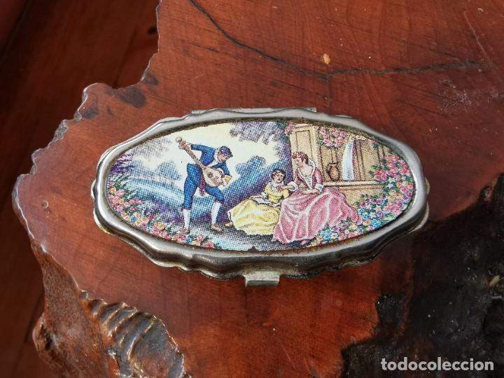 Casse e cassette metalliche: CAJITA PASTILLERO METALICO CON IMAGEN ROMANTICA