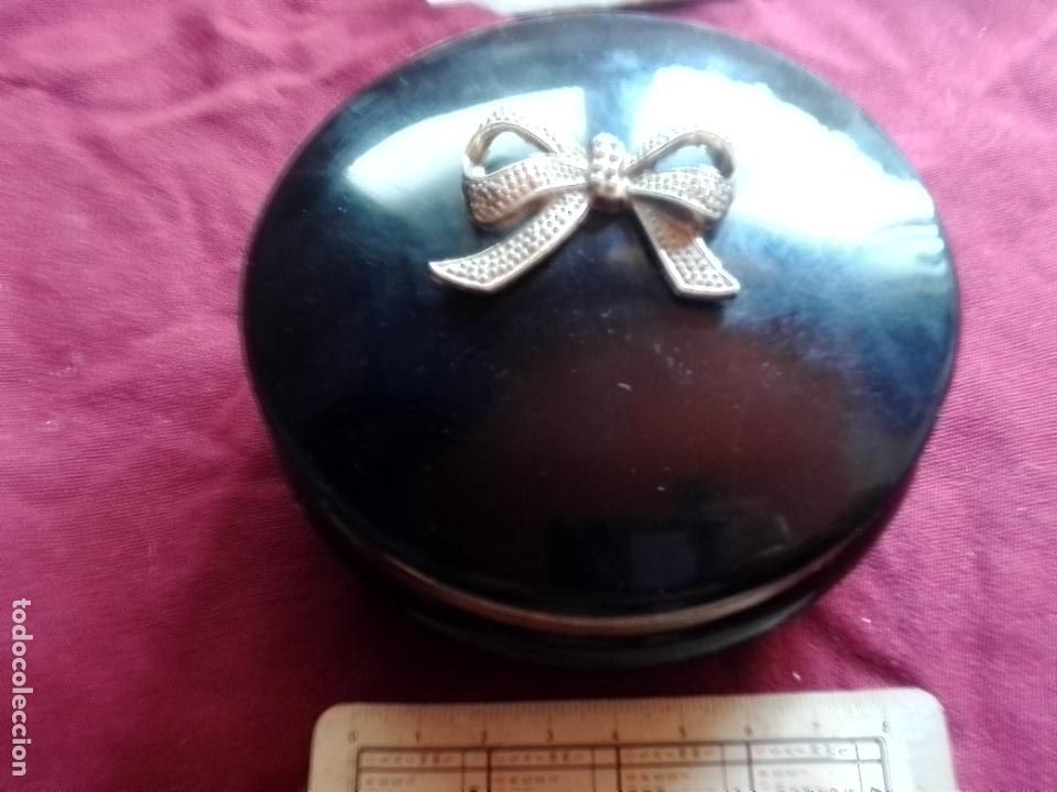 Cajas y cajitas met&aacute;licas: Caja antigua redonda - Foto 1
