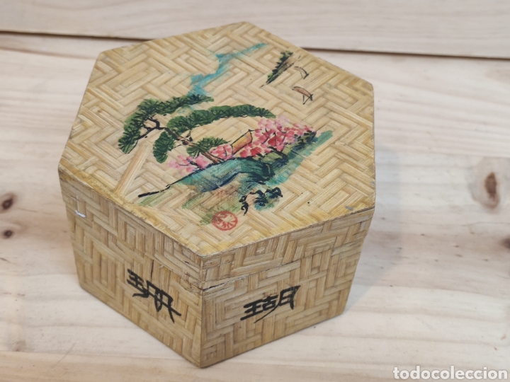 Cajas y cajitas met&aacute;licas: CAJA JOYERO ANTIGUO CHINO DE MADERA Y BAMB&Uacute; CON DIBUJOS Y LETRAS DE ORIGEN ORIENTAL