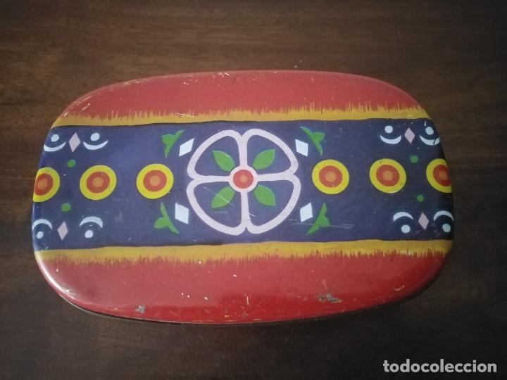 Cajas y cajitas met&aacute;licas: Caja de lata Elgorriaga. - Foto 2
