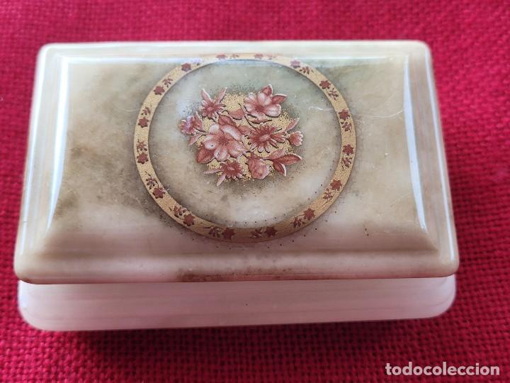 Cajas y cajitas met&aacute;licas: Peque&ntilde;a caja vintage de alabastro de Italia, 7,5x5x3,2cm