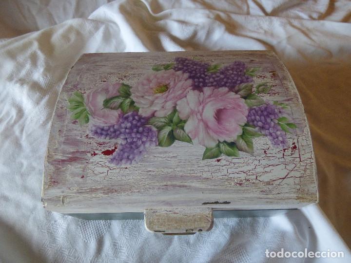Cajas y cajitas met&aacute;licas: Cofre joyero,madera ,decorado a mano. - Foto 1