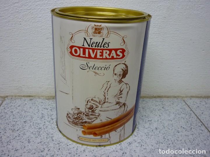 Bo&icirc;tes et petites bo&icirc;tes m&eacute;talliques: CAJA CILINDRICA DE METAL DE NEULES OLIVERAS-1995