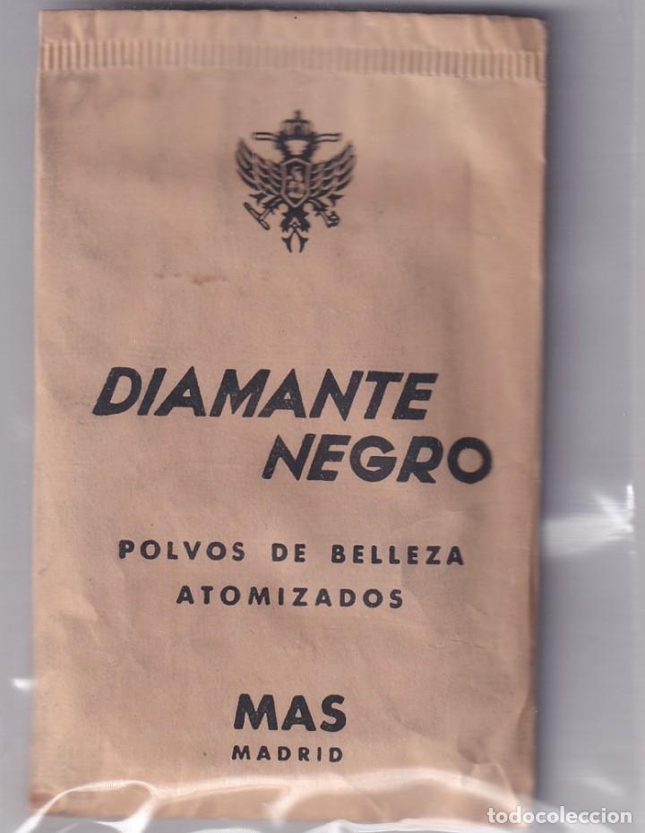 Boxes and metal boxes: POLVOS DE BELLEZA ATOMIZADOS DIAMANTE NEGRO. MAS MADRID