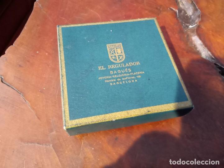 Bo&icirc;tes et petites bo&icirc;tes m&eacute;talliques: Caja de carton de antigua joyeria de Barcelona El Regulador Bagu&eacute;s
