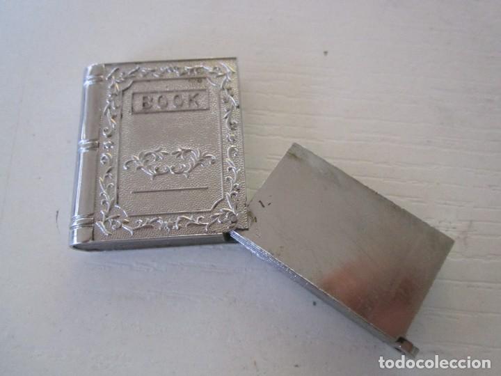 Cajas y cajitas met&aacute;licas: PASTILLERO METALIICO LIBRO - Foto 2