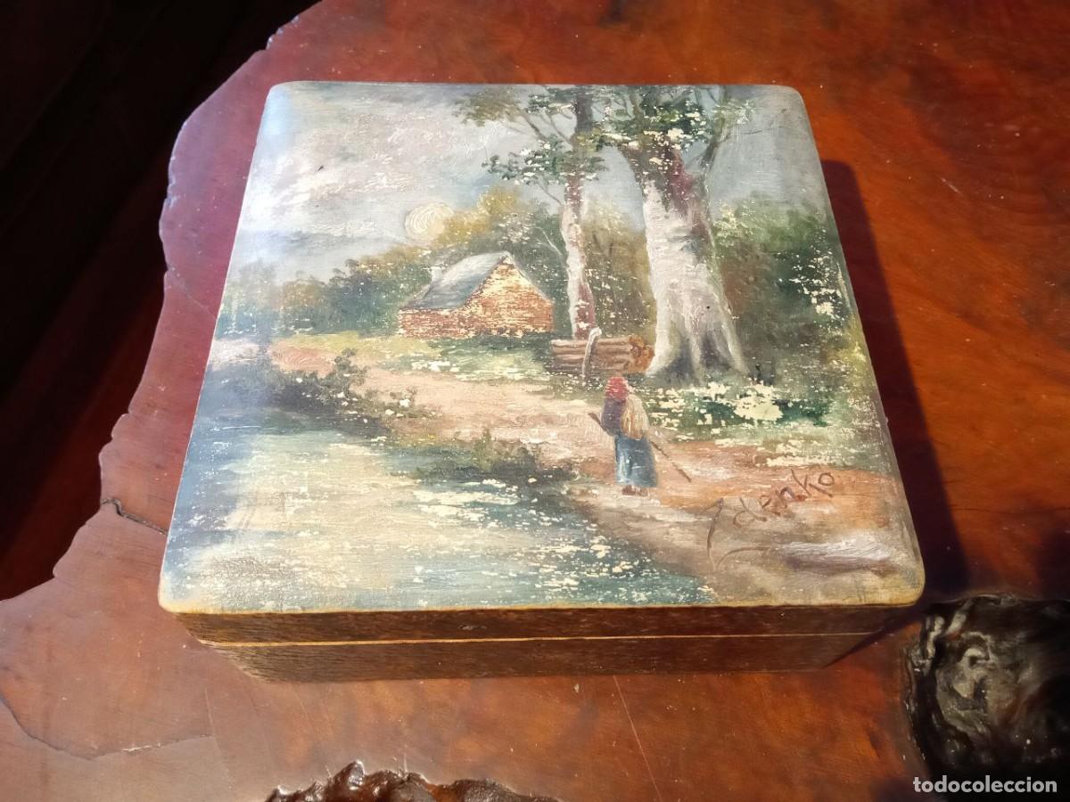 Bo&icirc;tes et petites bo&icirc;tes m&eacute;talliques: CAJA DE MADERA PINTADA A MANO Y FIRMADA ZEDENKO 1927