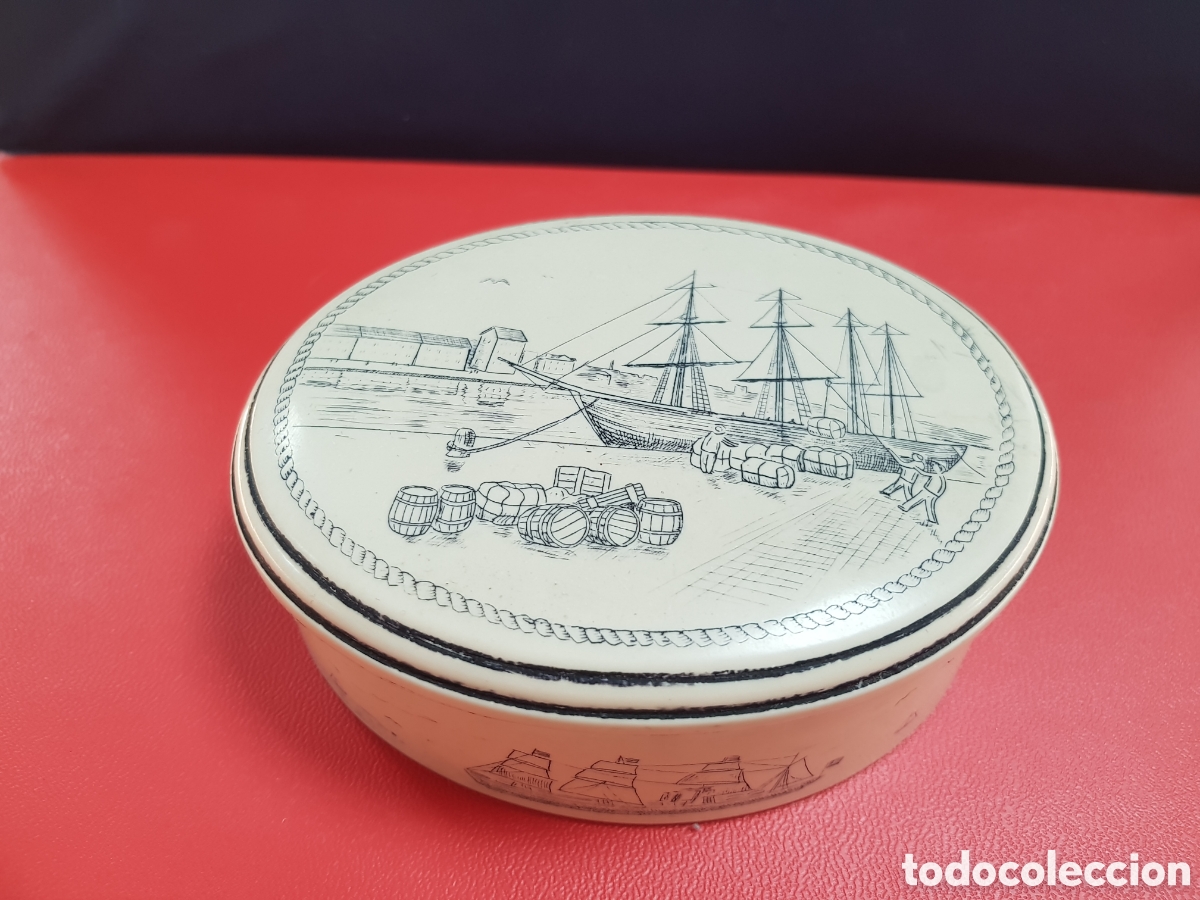 Cajas y cajitas met&aacute;licas: ANTIGUA CAJA JOYERO MARFILINA .MOTIVOS NAVALES