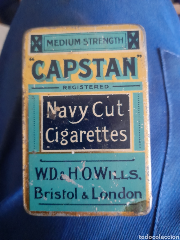 Cajas y cajitas met&aacute;licas: Antigua caja met&aacute;lica de cigarros, Capstan