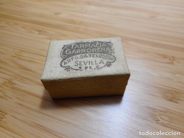 Cajas y cajitas met&aacute;licas: ANTIGUA CAJITA ESTUCHE FARMACIA GARRORENA SEVILLA A&Ntilde;OS 30??