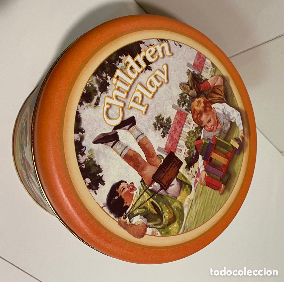 Cajas y cajitas met&aacute;licas: Lata decorada de panetonne - Foto 2