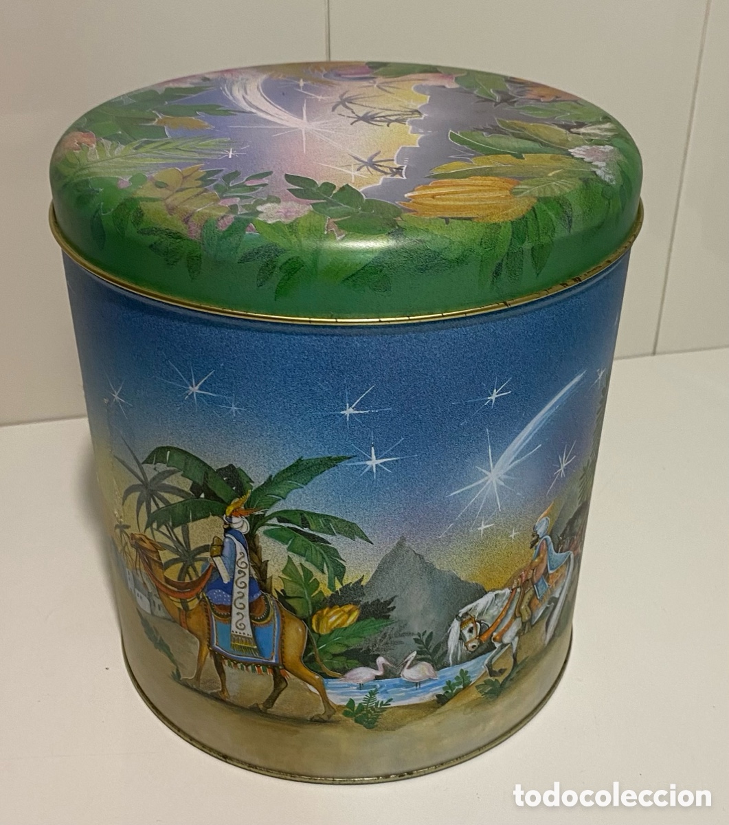 Cajas y cajitas met&aacute;licas: Lata met&aacute;lica decorada de panetonne