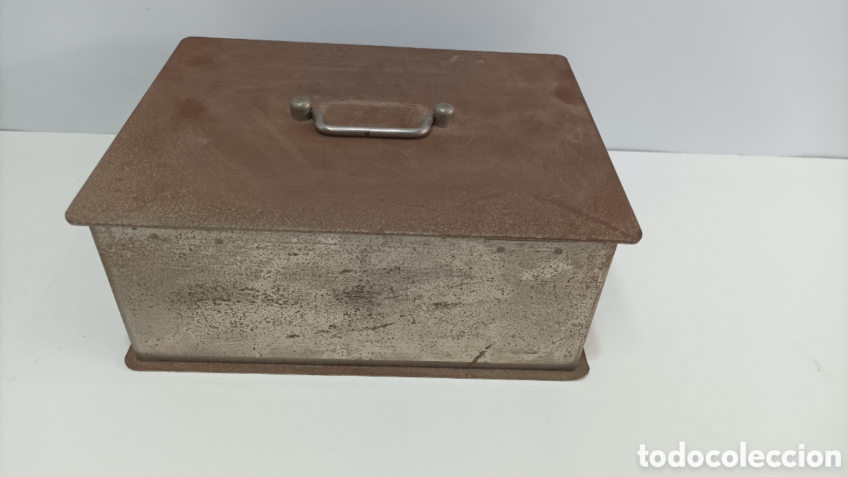 Cajas y cajitas met&aacute;licas: Caja de hierro antigua con llave - Foto 6