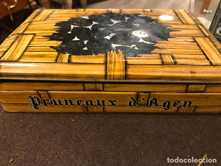 Cajas y cajitas met&aacute;licas: Caja de ciruelas de Agen, departamento de Lot Francia mide 30x7x20 cms bien conservada