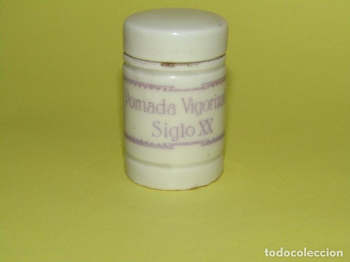 Caixas e caixinhas met&aacute;licas: Antiguo Tarro en Porcelana de POMADA VIGORIZADORA Siglo XX