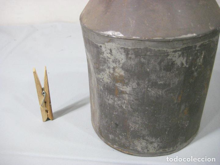 Cajas y cajitas met&aacute;licas: ANTIGUA LATA DE BARNIZ. - Foto 2