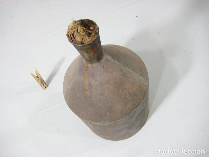 Cajas y cajitas met&aacute;licas: ANTIGUA LATA DE BARNIZ. - Foto 3