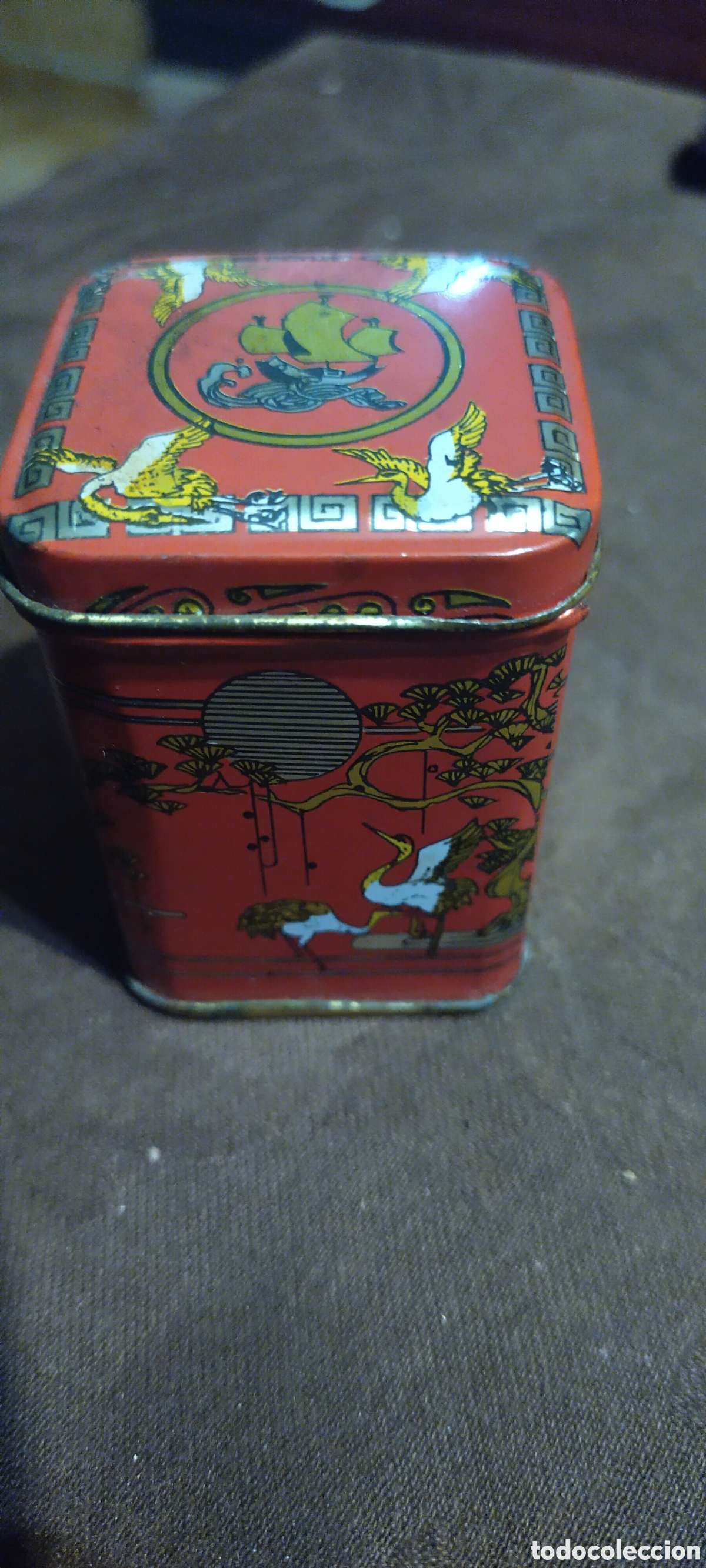 Bo&icirc;tes et petites bo&icirc;tes m&eacute;talliques: Caja de hojalata china, cajita