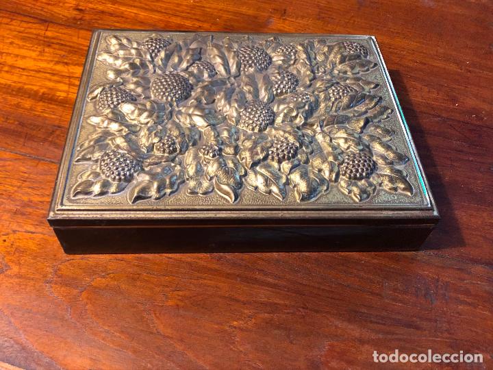 Blechdosen und Kisten: caja metal lacado labrado relieve