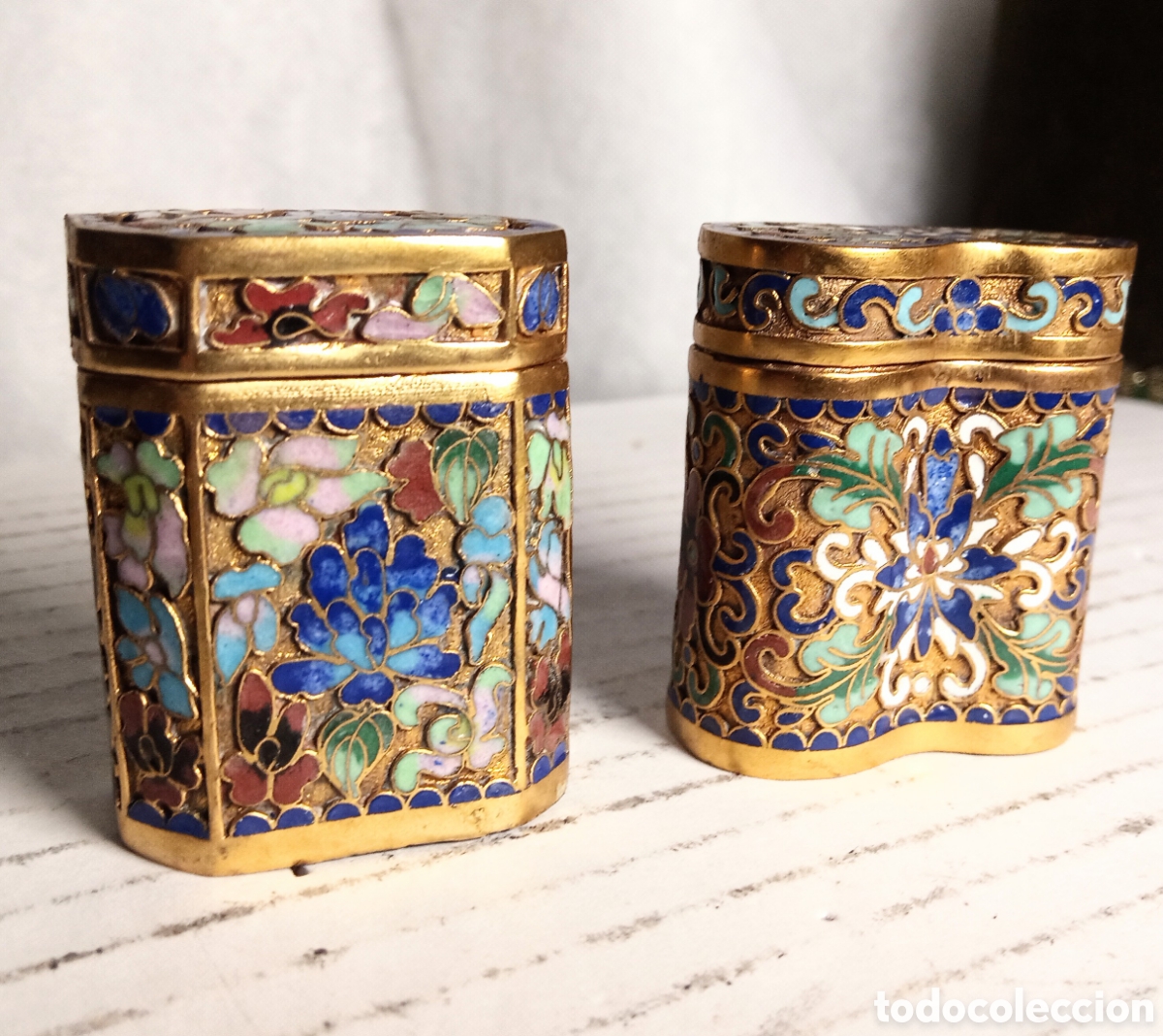 Cajas y cajitas met&aacute;licas: Aut&eacute;ntico Cloison&eacute; Chino (a&ntilde;os 70/80) - Artesanal - 2 cajas miniatura, aut&eacute;ntica. Esmalte alveolado
