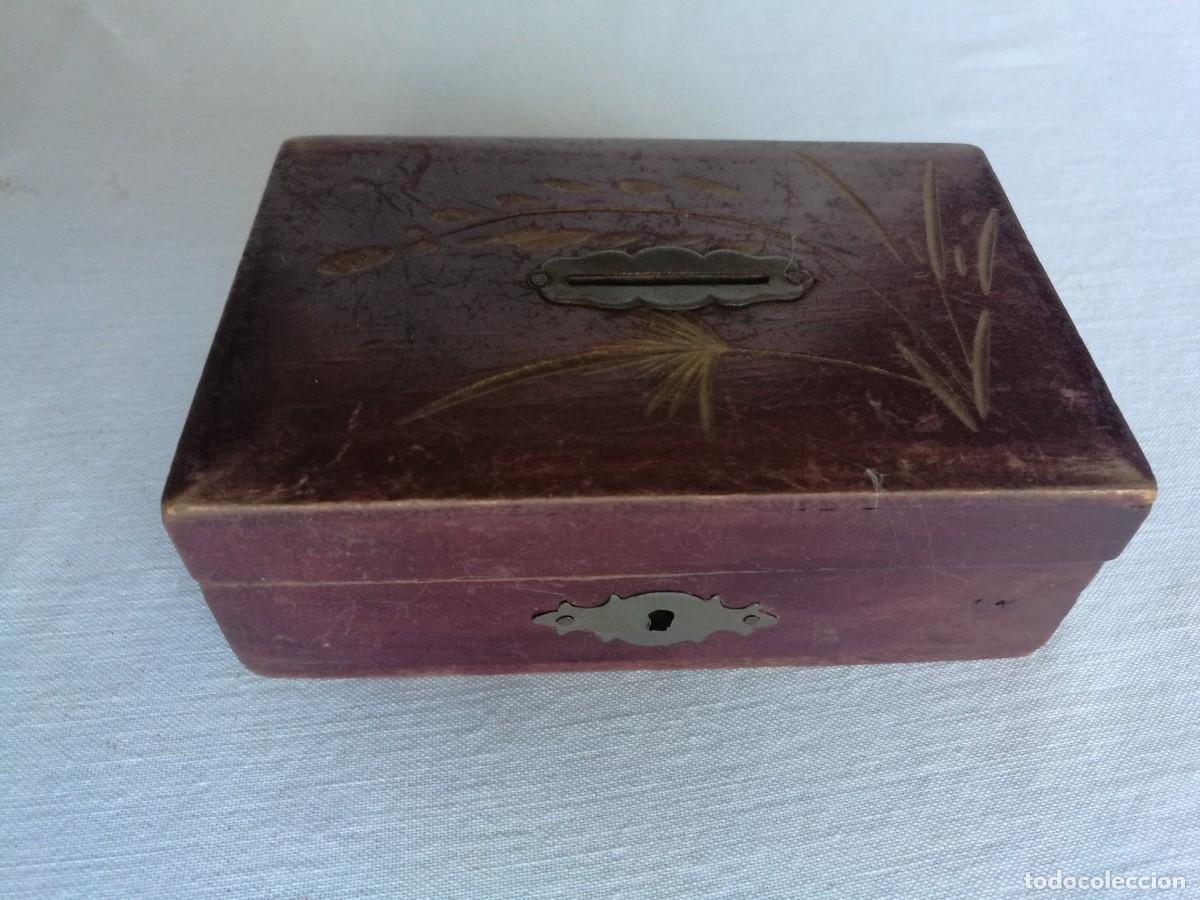Cajas y cajitas met&aacute;licas: CAJITA HUCHA MADERA DECORADA - Foto 1