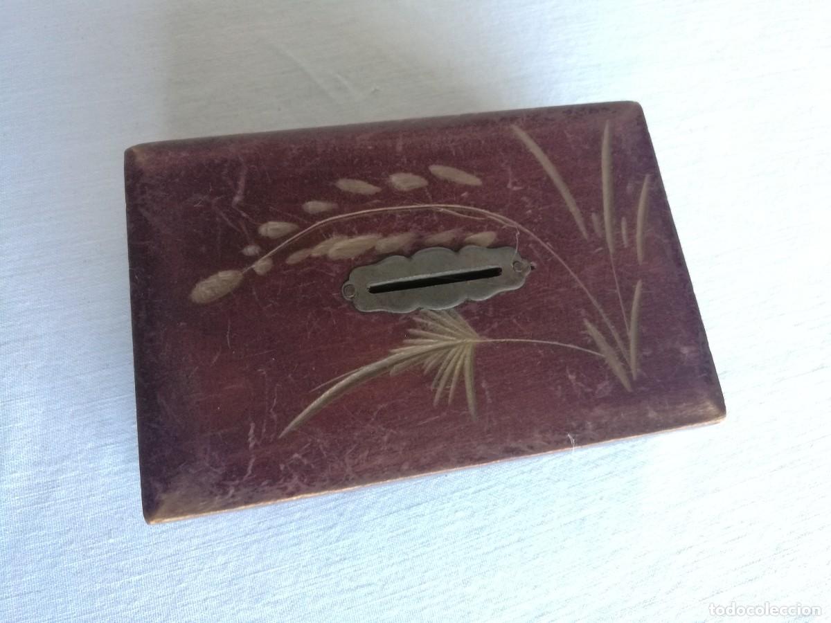 Cajas y cajitas met&aacute;licas: CAJITA HUCHA MADERA DECORADA - Foto 2