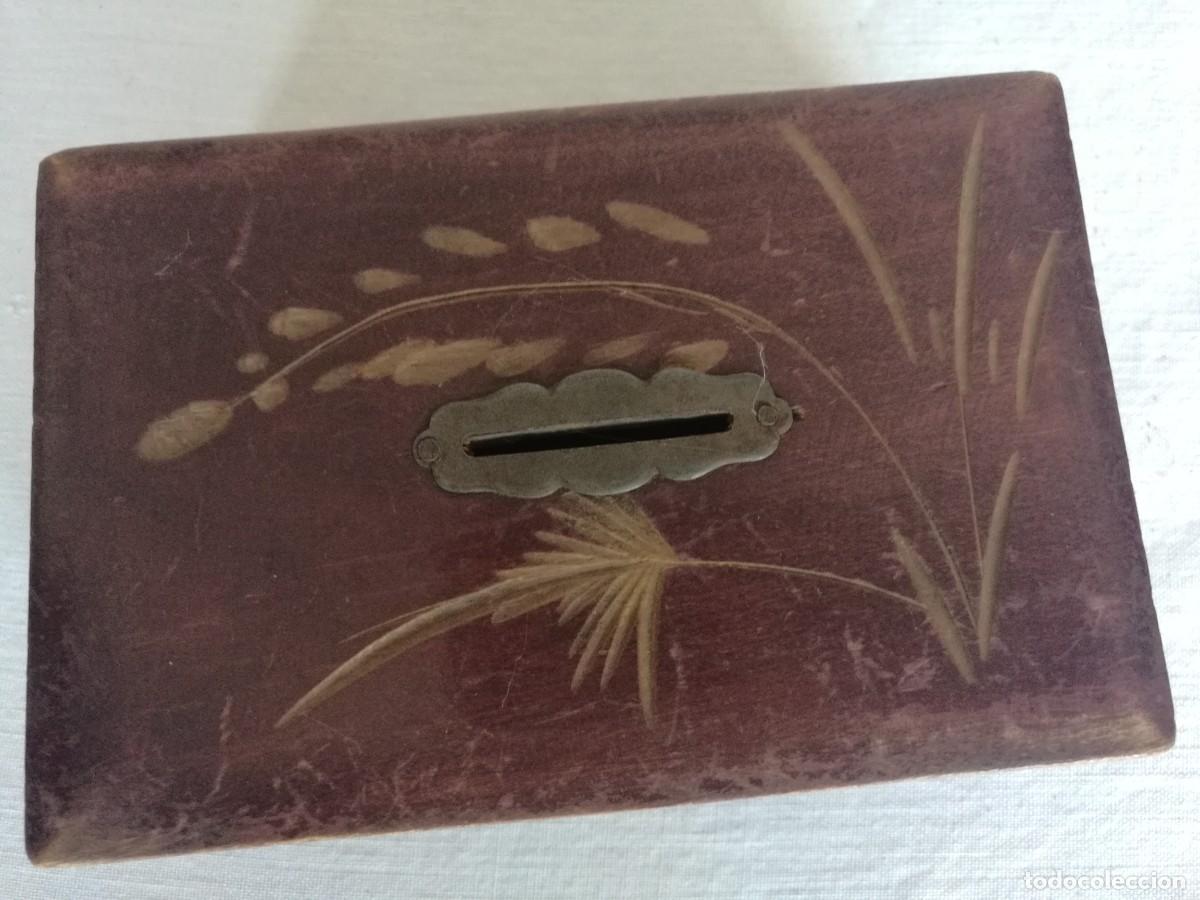 Cajas y cajitas met&aacute;licas: CAJITA HUCHA MADERA DECORADA - Foto 6