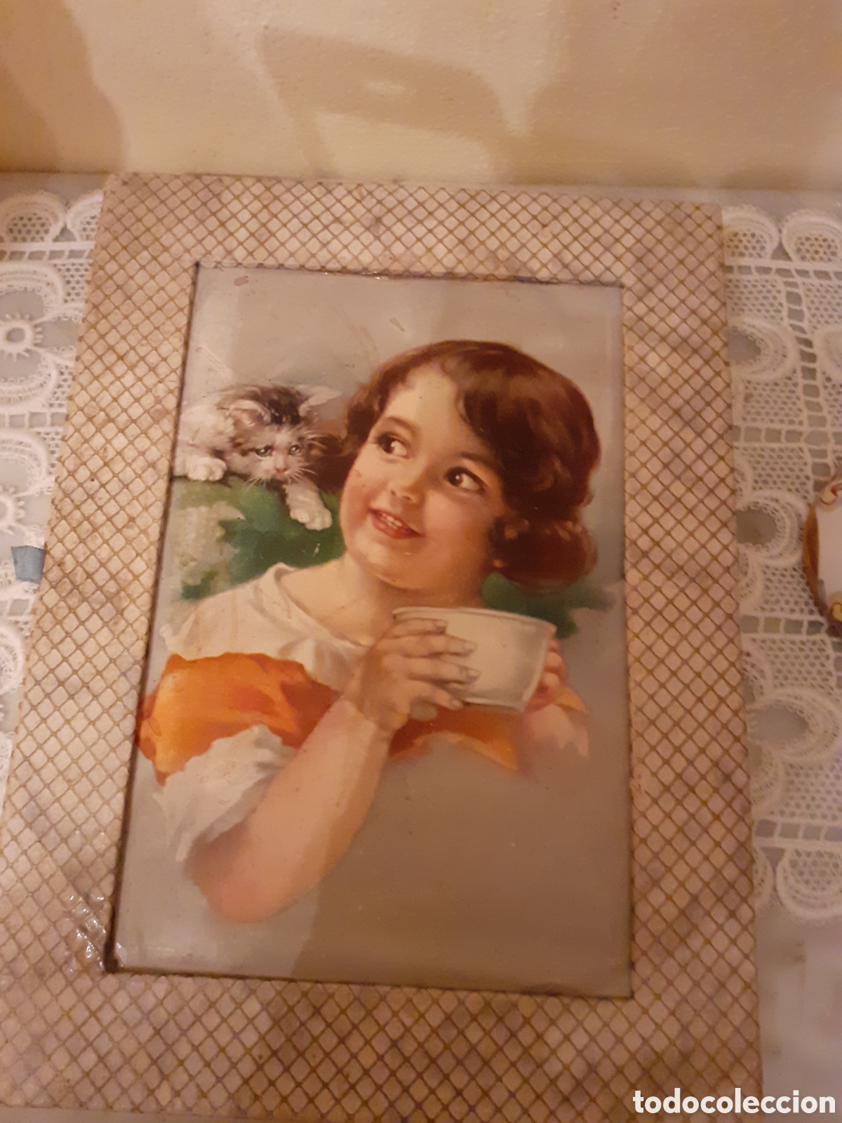 Casse e cassette metalliche: Antigua caja de bombones .Es de lis a&ntilde;os 50 y mide 26x20 cent.