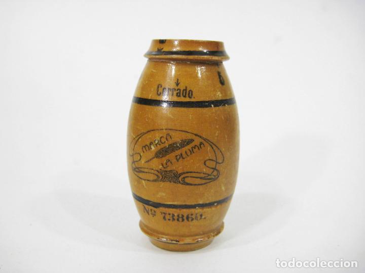 Bo&icirc;tes et petites bo&icirc;tes m&eacute;talliques: ESTUCHE O CAJA EN FORMA DE BARRIL DE AGUJAS DE COSER O ALFILERES MARCA LA PLUMA