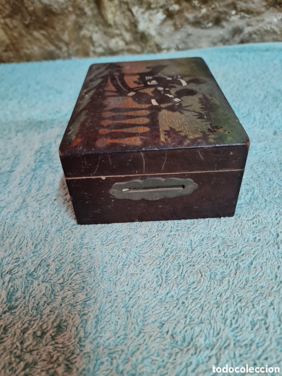 Cajas y cajitas met&aacute;licas: Antigua caja hucha de madera - Foto 2