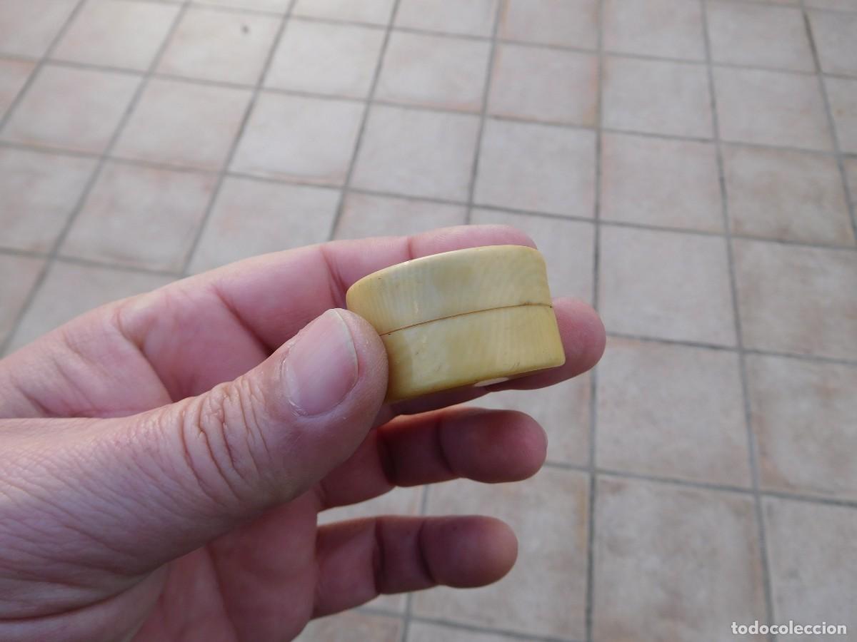 Cajas y cajitas met&aacute;licas: Caja antigua de celuloide con espejo - Foto 4
