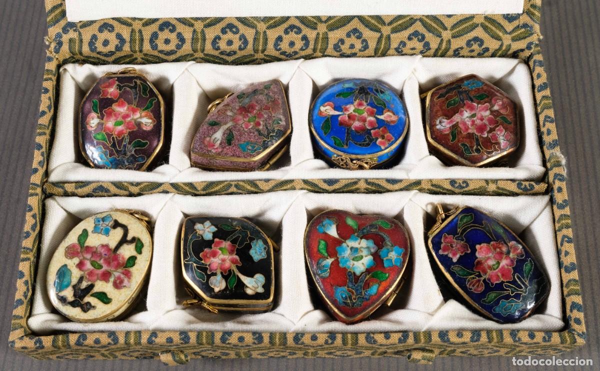 Blechdosen und Kisten: 8 cajas peque&ntilde;as en metal con esmalte de Cloisson&eacute; decoraci&oacute;n floral
