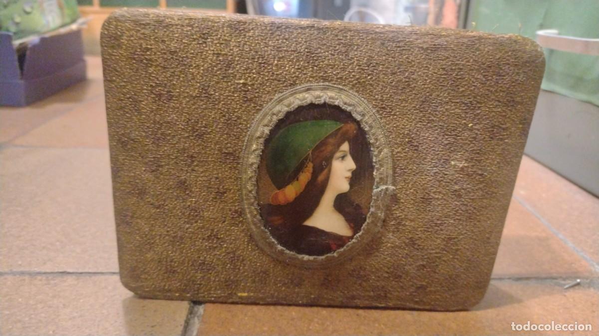 Cajas y cajitas met&aacute;licas: BONITA CAJA EN TELA CONFITERIA EUGENIO BURRIEL, VALENCIA