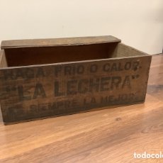 Cajas y cajitas metálicas: ANTIGUA CAJA DE LECHE LA LECHERA. Lote 400616629