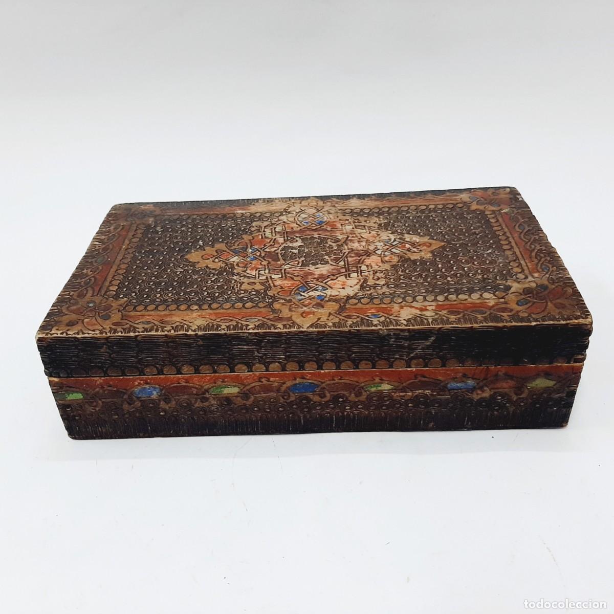 Cajas y cajitas met&aacute;licas: Caja de madera pirograbado y pintado vintage(15.3)