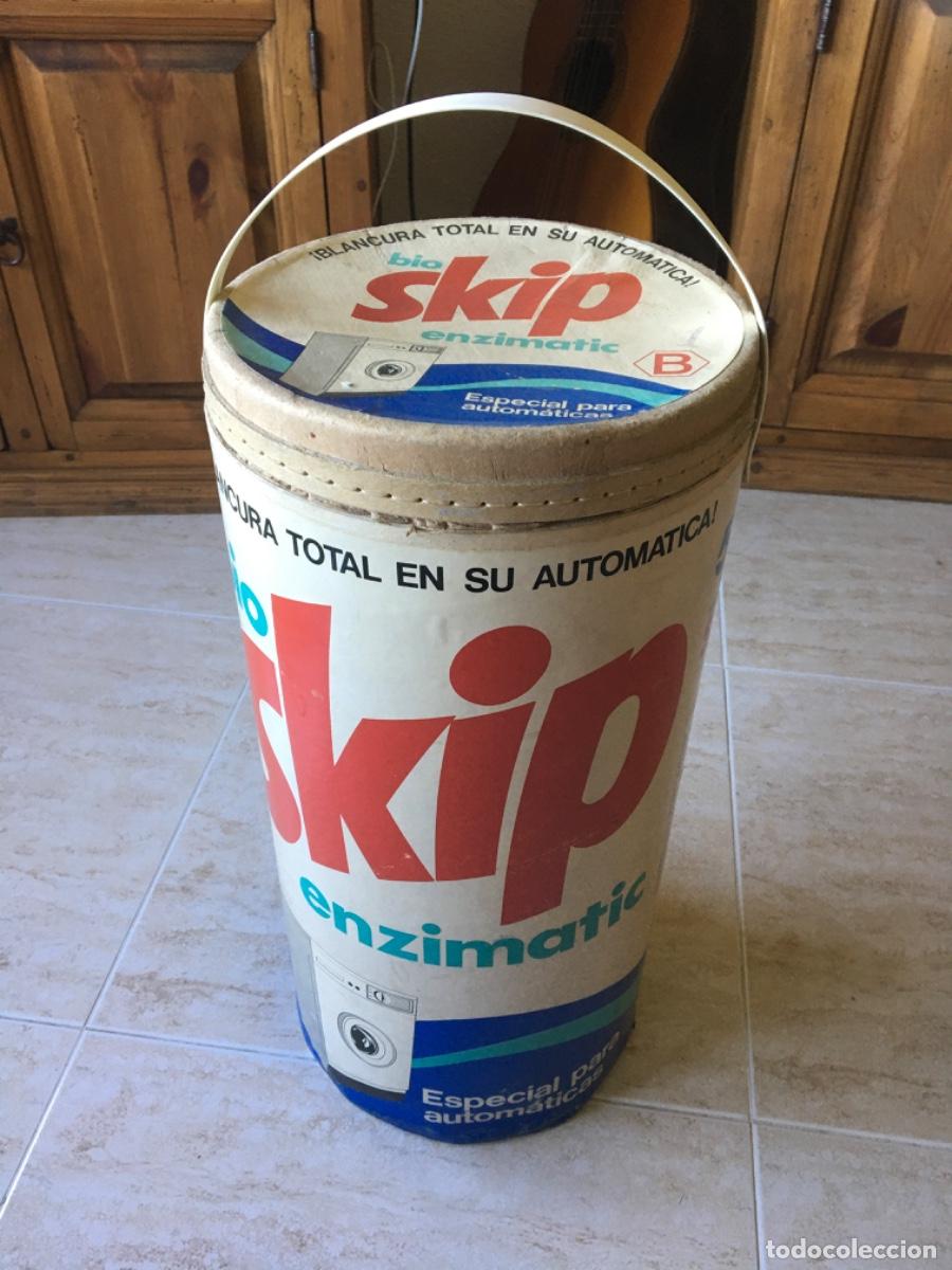 Cajas y cajitas met&aacute;licas: TAMBOR DE DETERGENTE SKIP A&Ntilde;OS 70 IMPECABLE