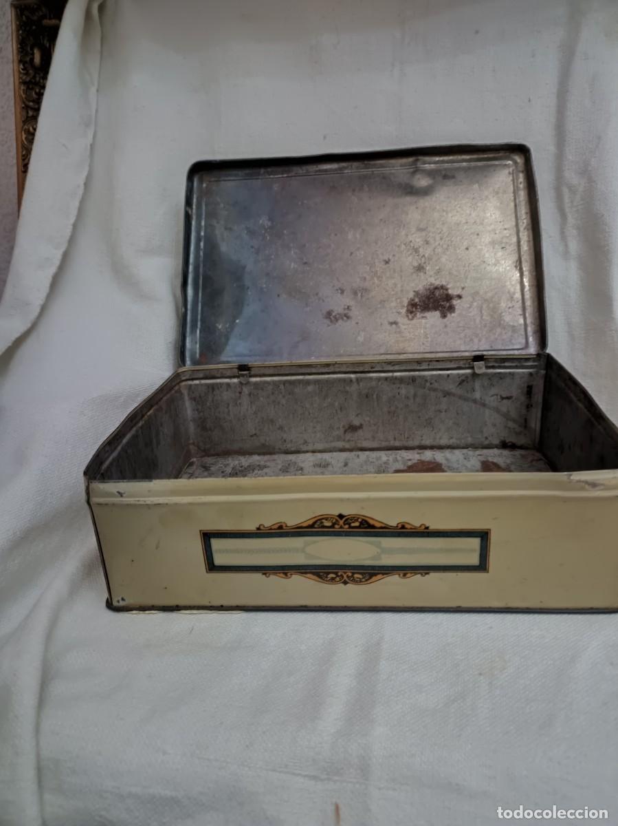 Cajas y cajitas met&aacute;licas: Antigua caja de lata - Foto 4