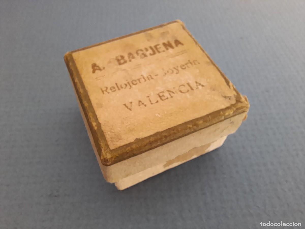 Cajas y cajitas met&aacute;licas: caja carton a baguena, relojeria / joyeria valencia, se&ntilde;ales de edad, 4x4cm aprox