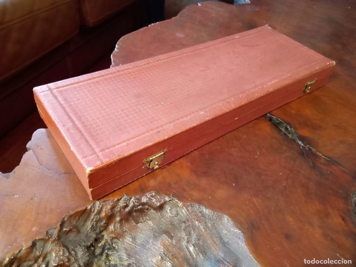Bo&icirc;tes et petites bo&icirc;tes m&eacute;talliques: ANTIGUA CAJA VACIA, PARA ALGUN TIPO DE CUBIERTO LARGO, 33X12X3 CM
