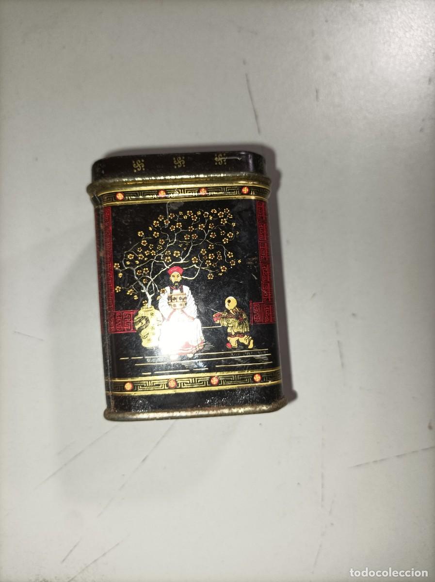 Casse e cassette metalliche: Caja met&aacute;lica antigua DECORACI&Oacute;N ORIENTAL