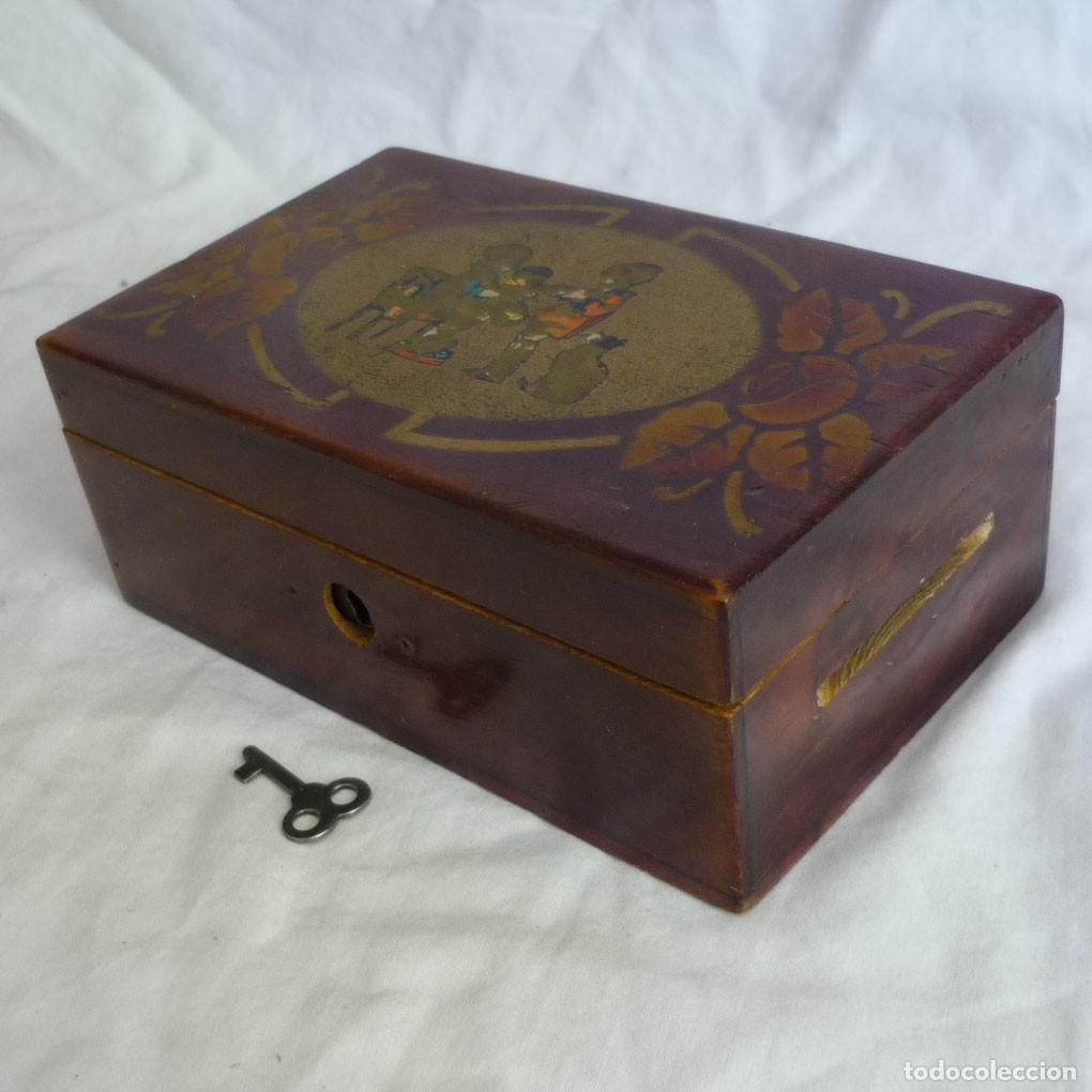 antigua caja hucha de madera con llave - Compra venta en todocoleccion